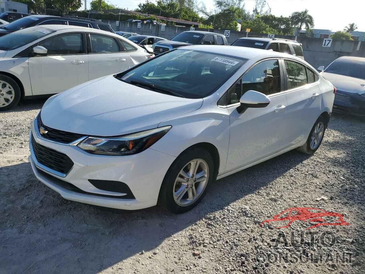 CHEVROLET CRUZE 2018 - 1G1BE5SM3J7231791