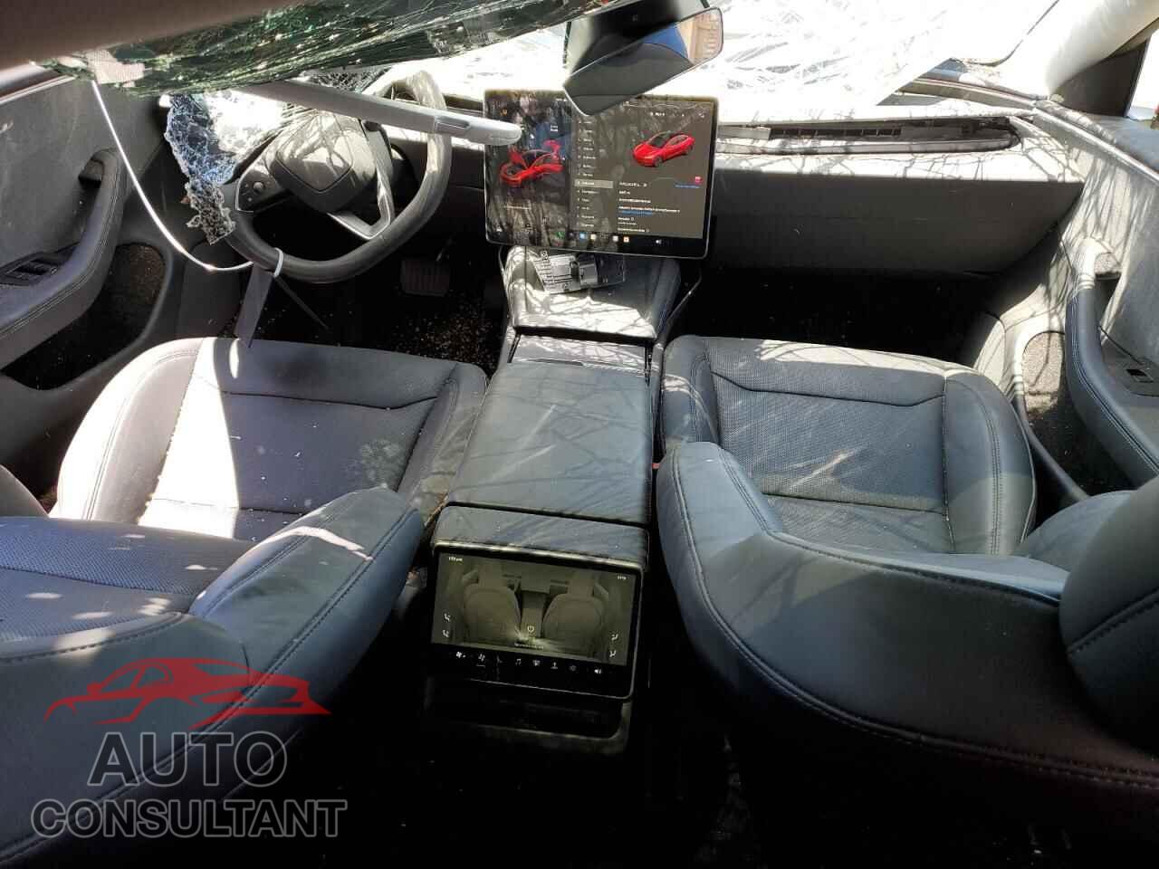 TESLA MODEL 3 2024 - 5YJ3E1EA8RF864492
