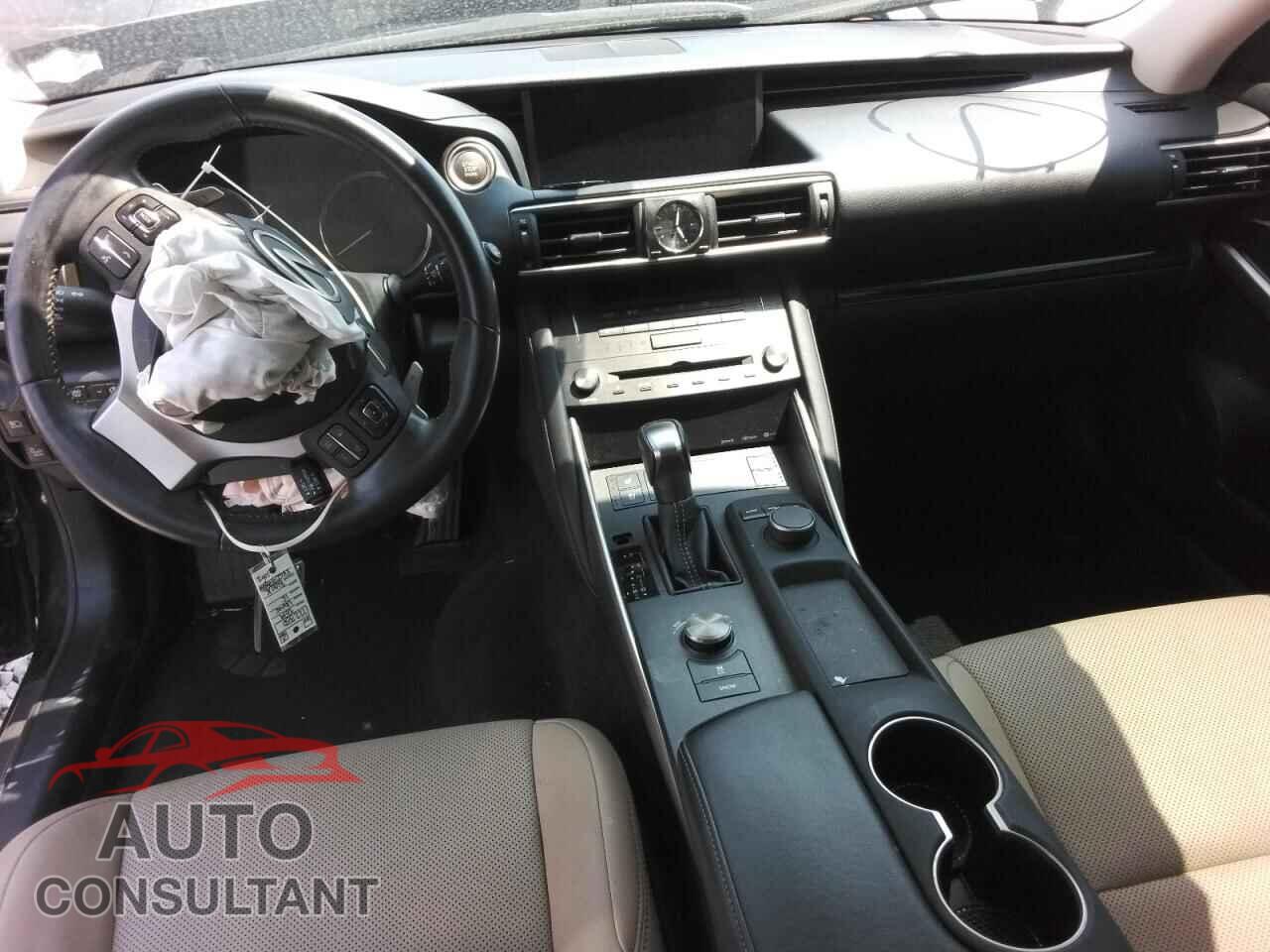 LEXUS IS 2019 - JTHC81D2XK5034846