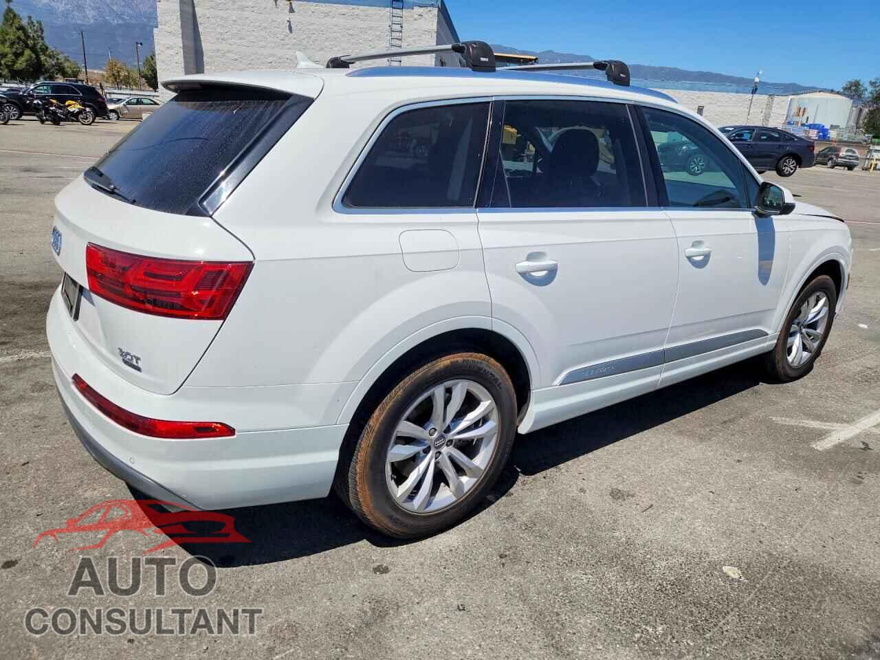 AUDI Q7 2018 - WA1LAAF7XJD024766