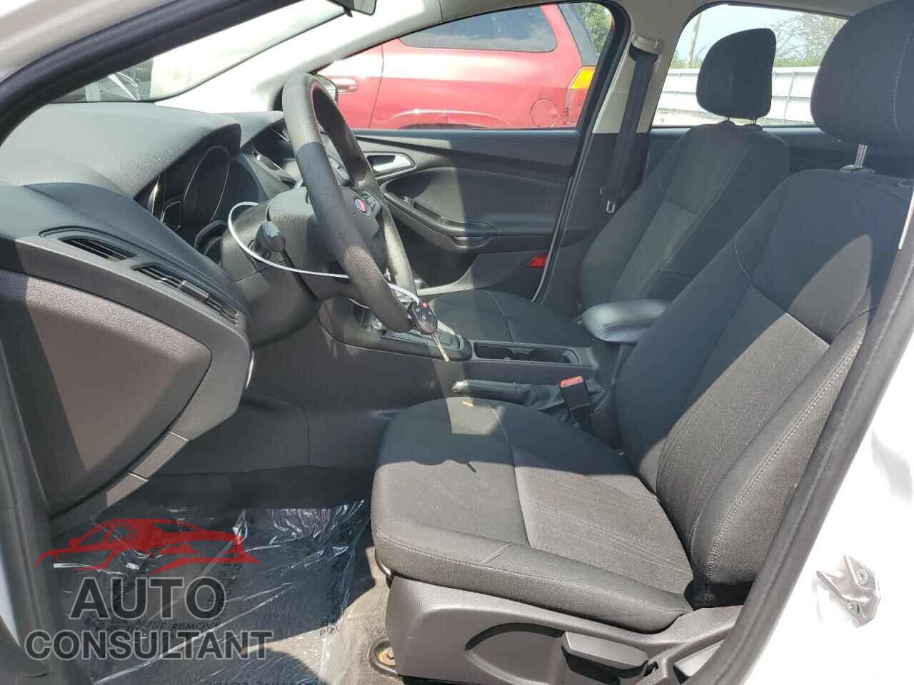 FORD FOCUS 2018 - 1FADP3FE5JL257209