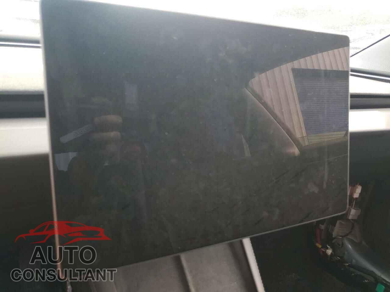 TESLA MODEL 3 2025 - 5YJ3E1EA3SF977238