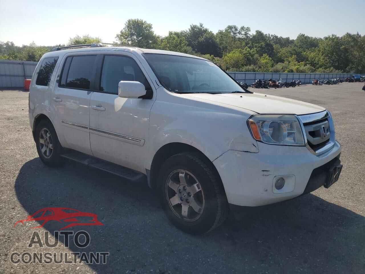 HONDA PILOT 2011 - 5FNYF4H96BB026280