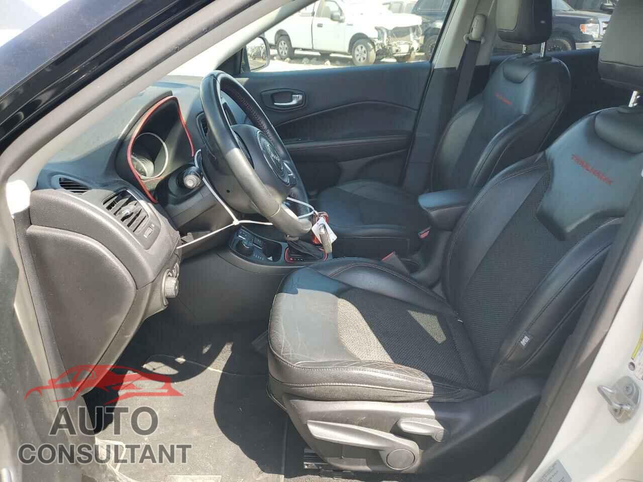 JEEP COMPASS 2017 - 3C4NJDDB8HT675132