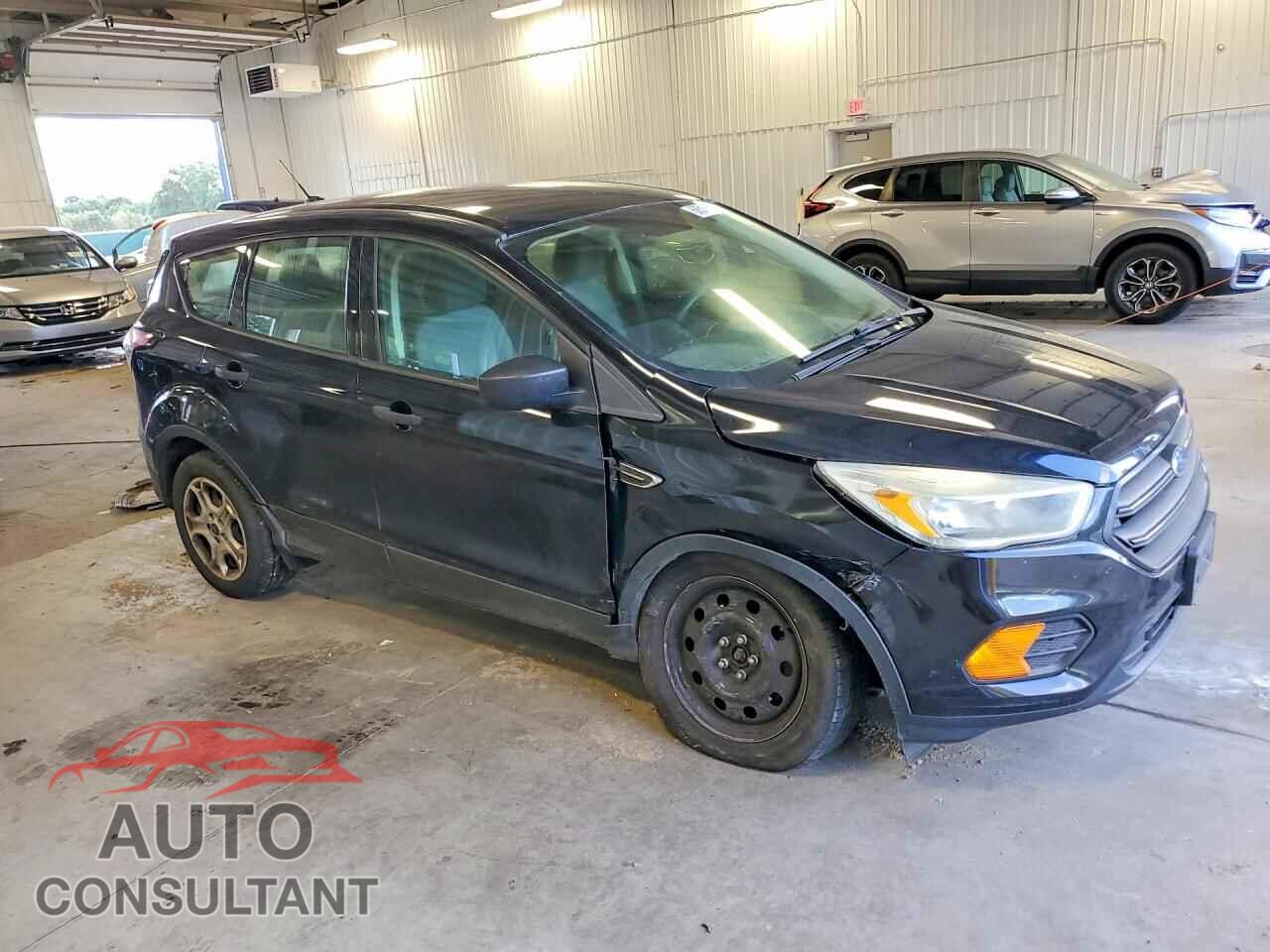 FORD ESCAPE 2017 - 1FMCU0F70HUC10975