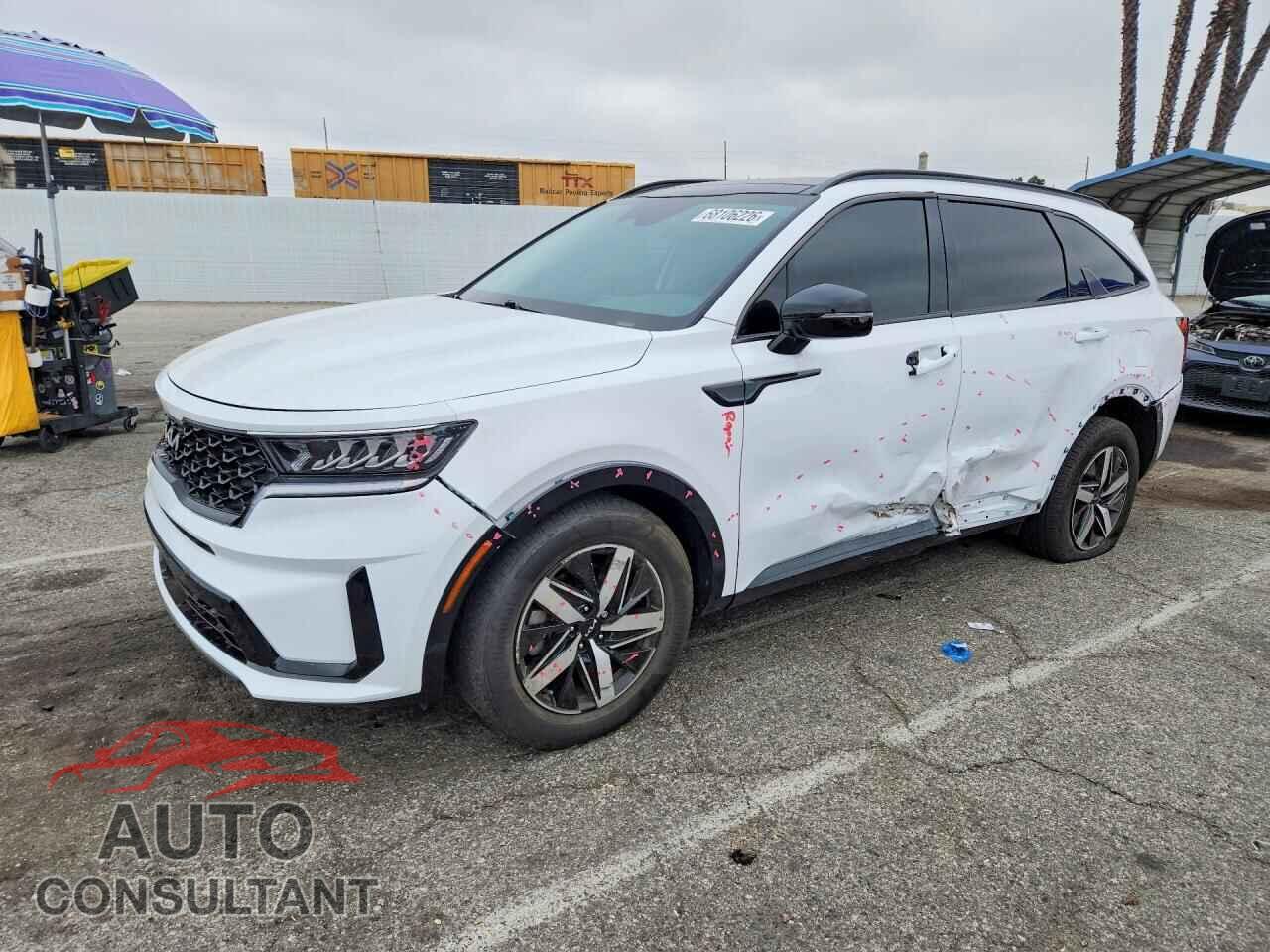 KIA SORENTO 2023 - 5XYRL4LC9PG242009
