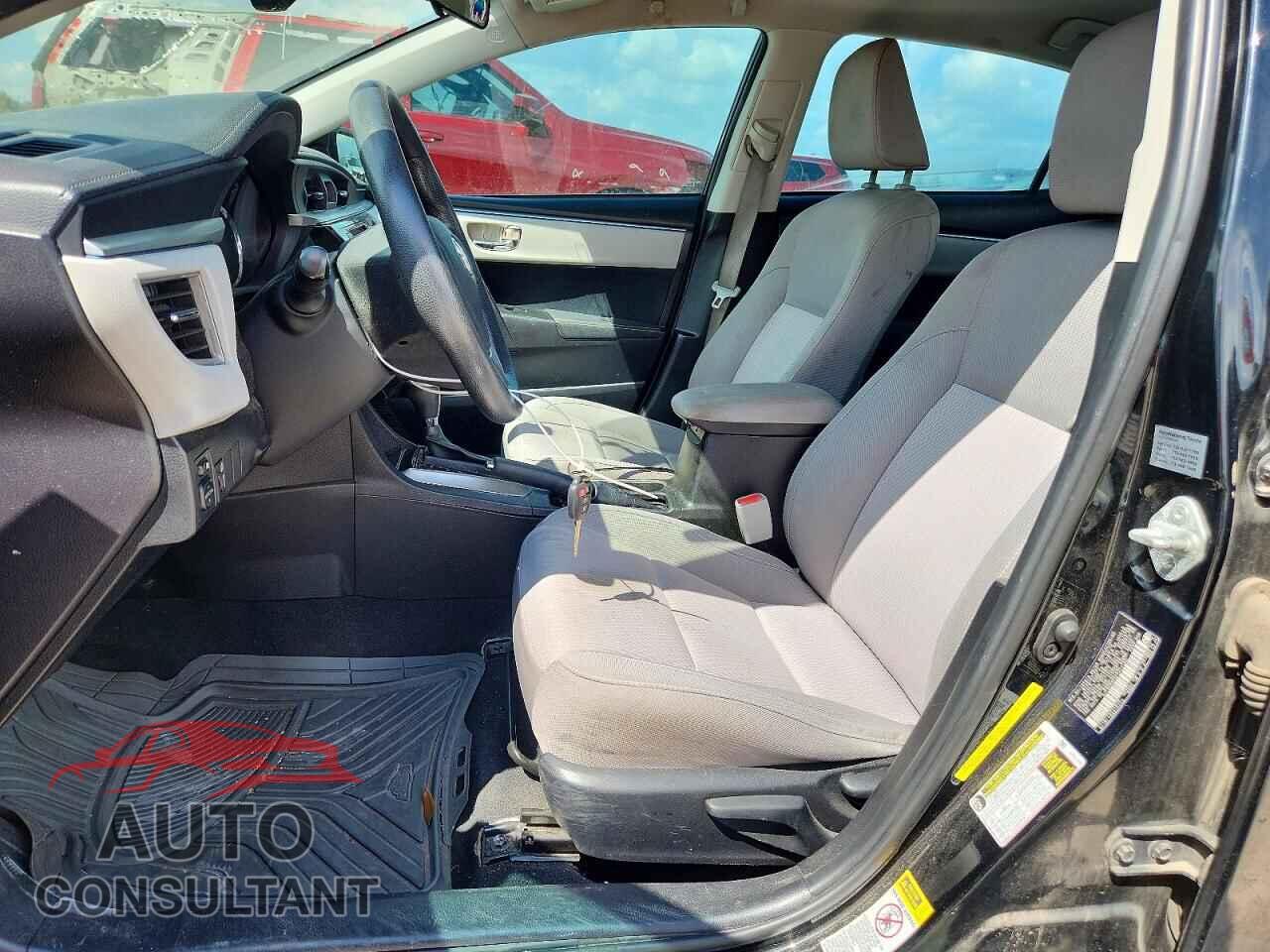 TOYOTA COROLLA 2015 - 5YFBURHE8FP272280