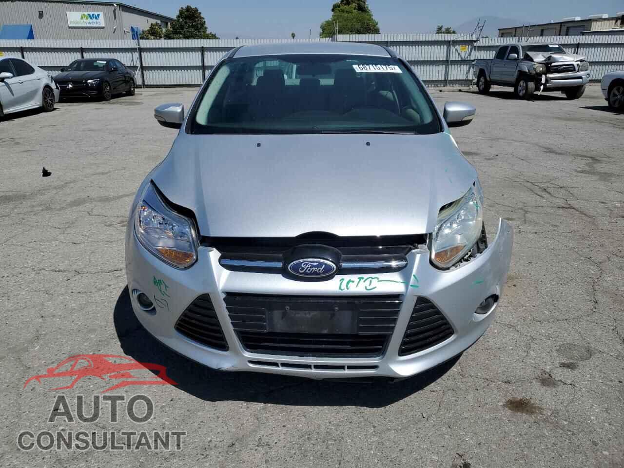 FORD FOCUS 2012 - 1FAHP3H28CL367873