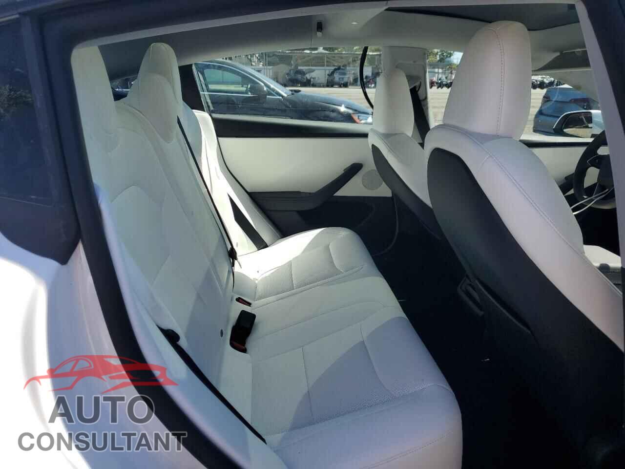 TESLA MODEL 3 2024 - 5YJ3E1EA4RF849701
