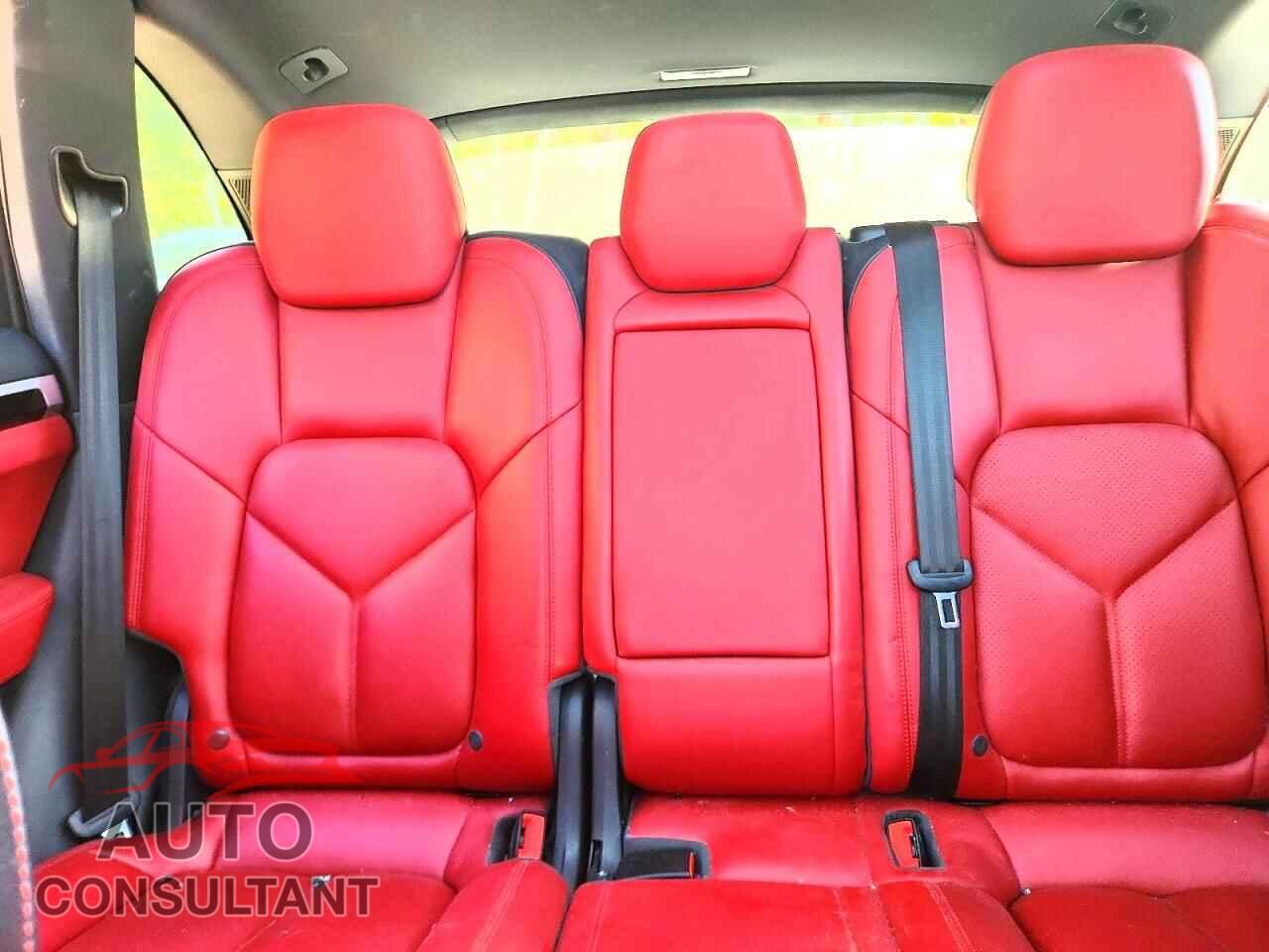 PORSCHE CAYENNE 2015 - WP1AB2A26FLA57125