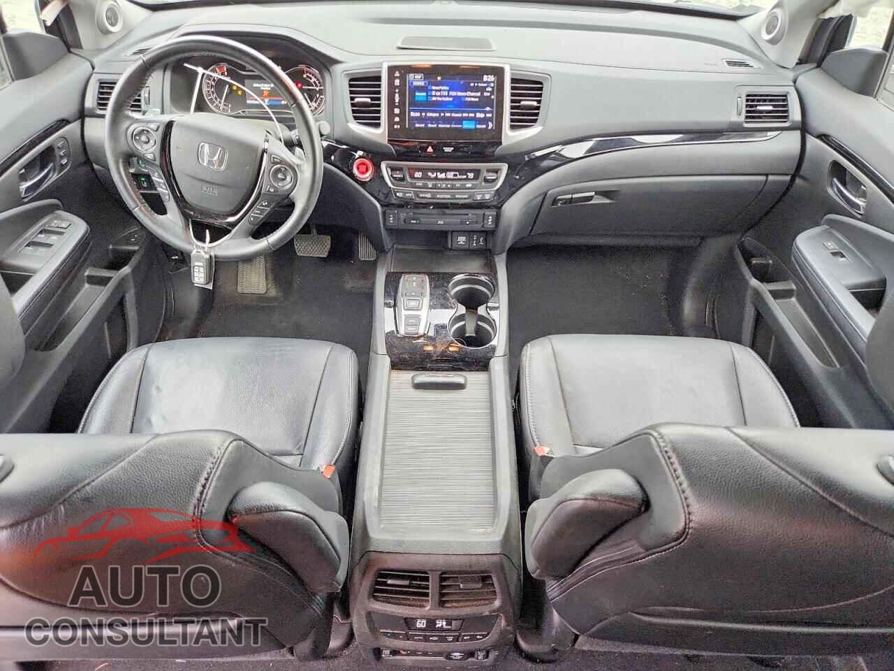 HONDA PILOT 2017 - 5FNYF5H96HB026567
