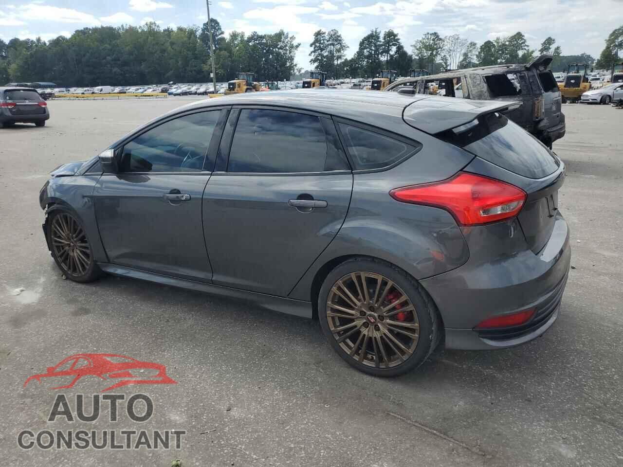 FORD FOCUS 2017 - 1FADP3L96HL229338