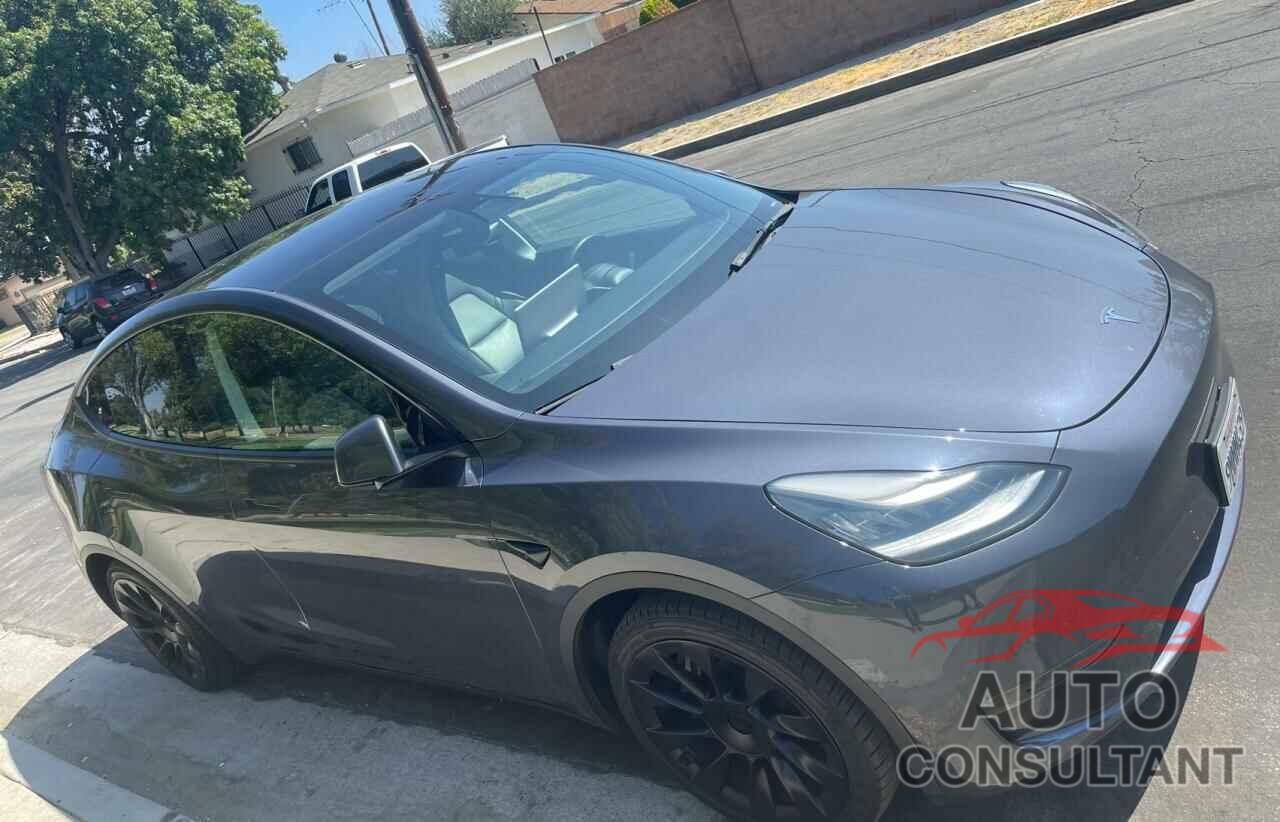 TESLA MODEL Y 2021 - 5YJYGDED7MF115137