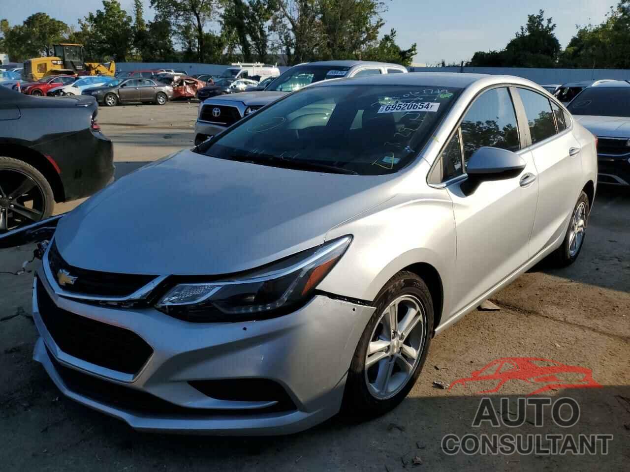 CHEVROLET CRUZE 2018 - 1G1BE5SM9J7179079