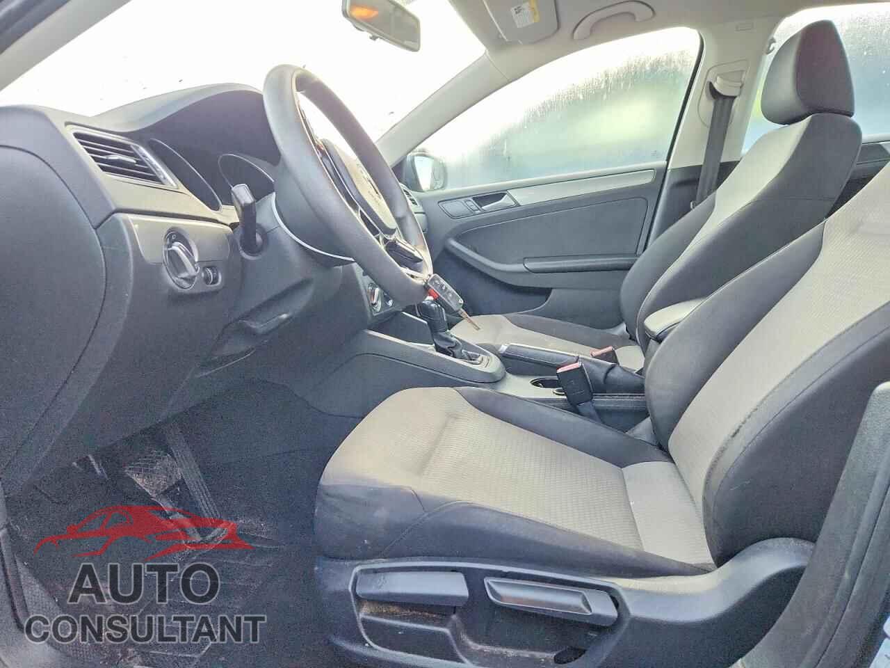 VOLKSWAGEN JETTA 2017 - 3VW2B7AJ8HM360948