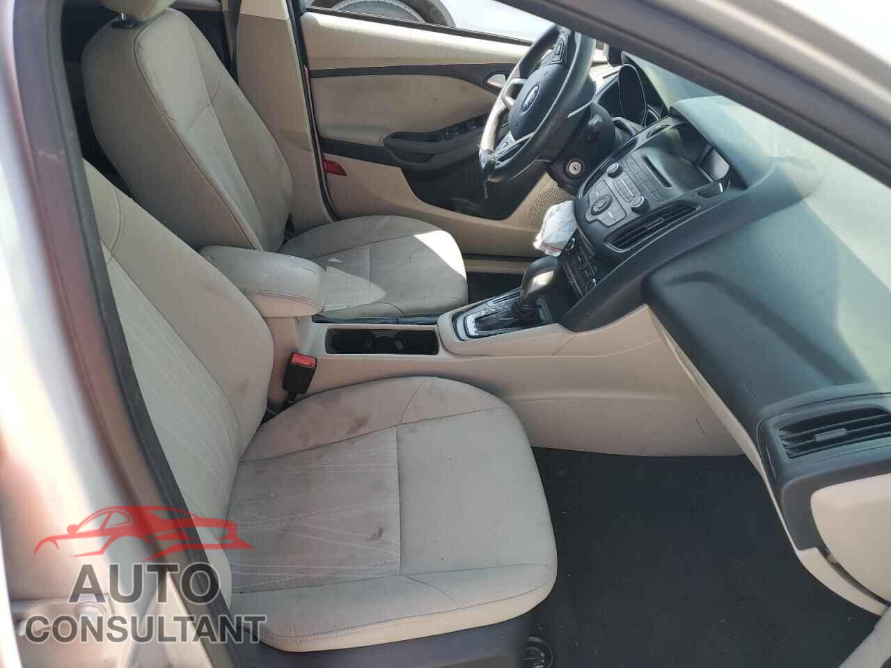 FORD FOCUS 2017 - 1FADP3F22HL267616