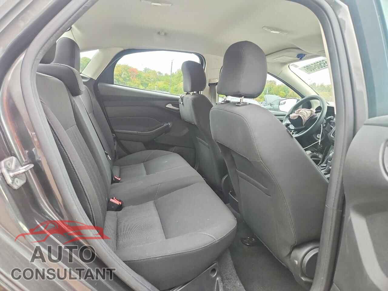 FORD FOCUS 2015 - 1FADP3F20FL292687