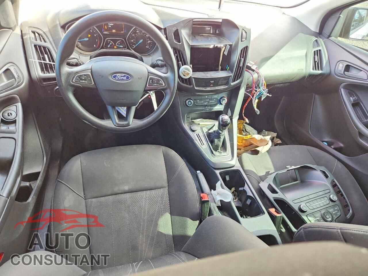 FORD FOCUS 2018 - 1FADP3E27JL313903