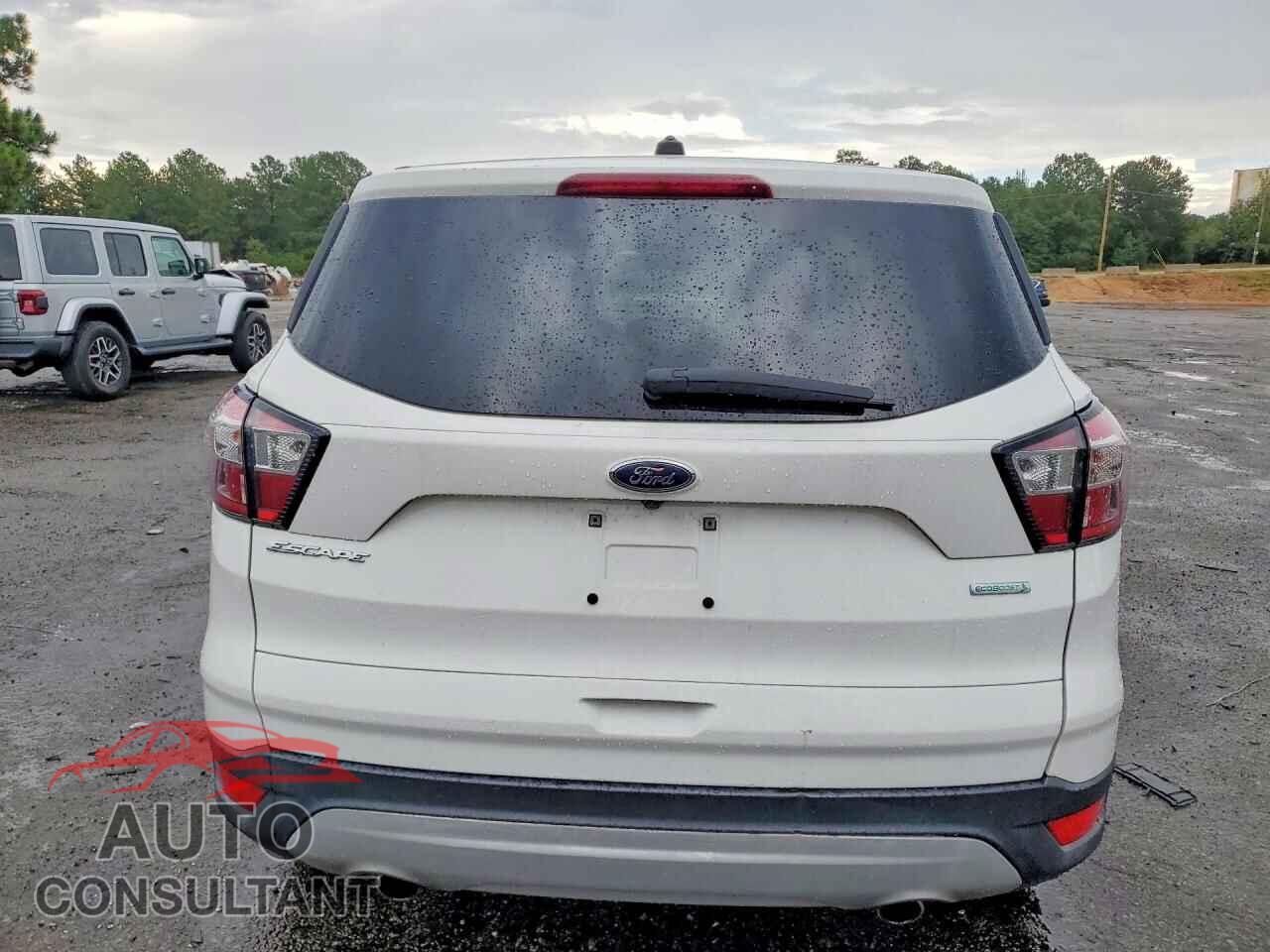 FORD ESCAPE 2017 - 1FMCU9GD9HUC85148
