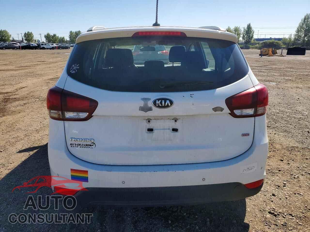 KIA RONDO 2017 - KNAHT8A3XH7180329