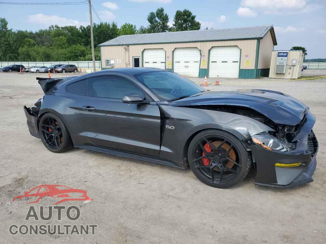 FORD MUSTANG 2018 - 1FA6P8CF3J5107638