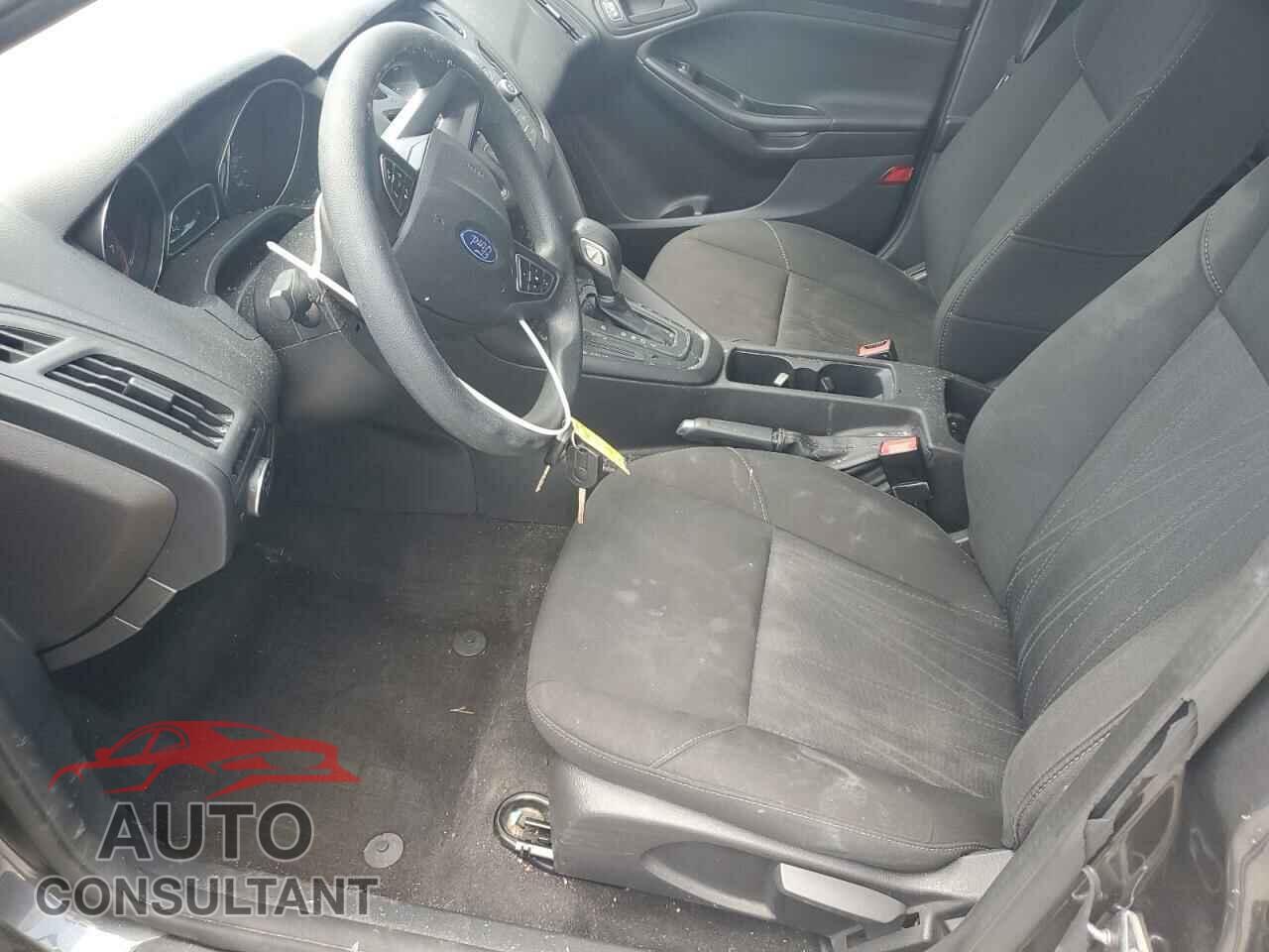 FORD FOCUS 2017 - 1FADP3E28HL254323