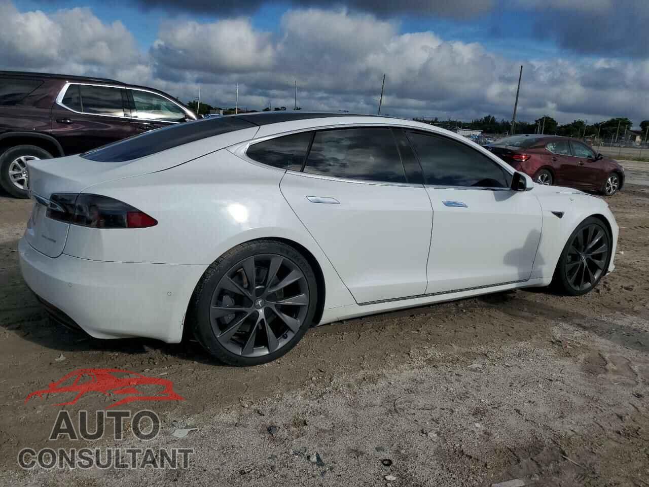 TESLA MODEL S 2021 - 5YJSA1E23MF426813