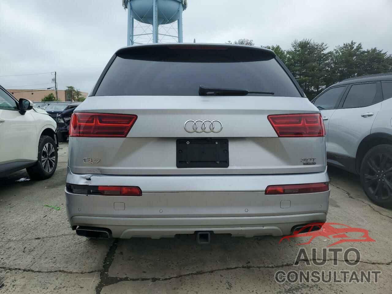 AUDI Q7 2018 - WA1LAAF71JD000856