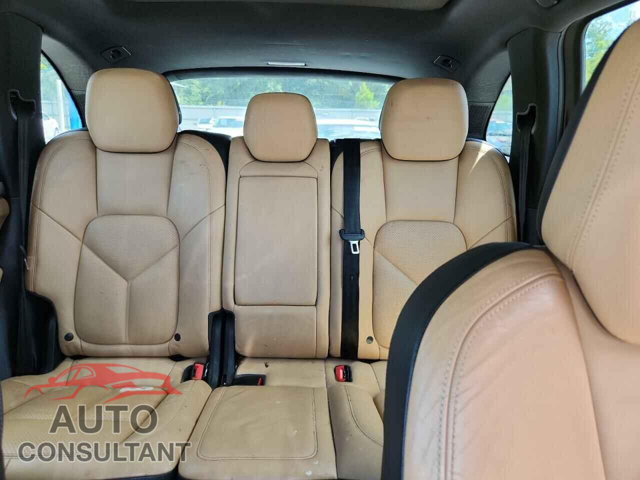 PORSCHE CAYENNE 2015 - WP1AF2A28FLA31307