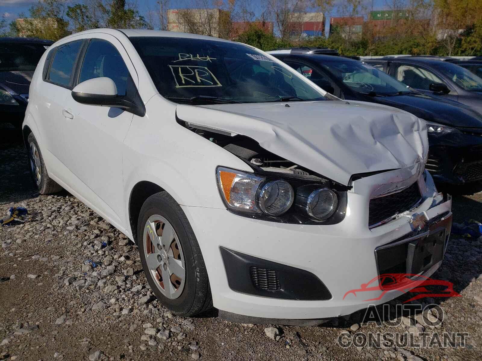 CHEVROLET SONIC 2016 - 1G1JA6SH1G4156244