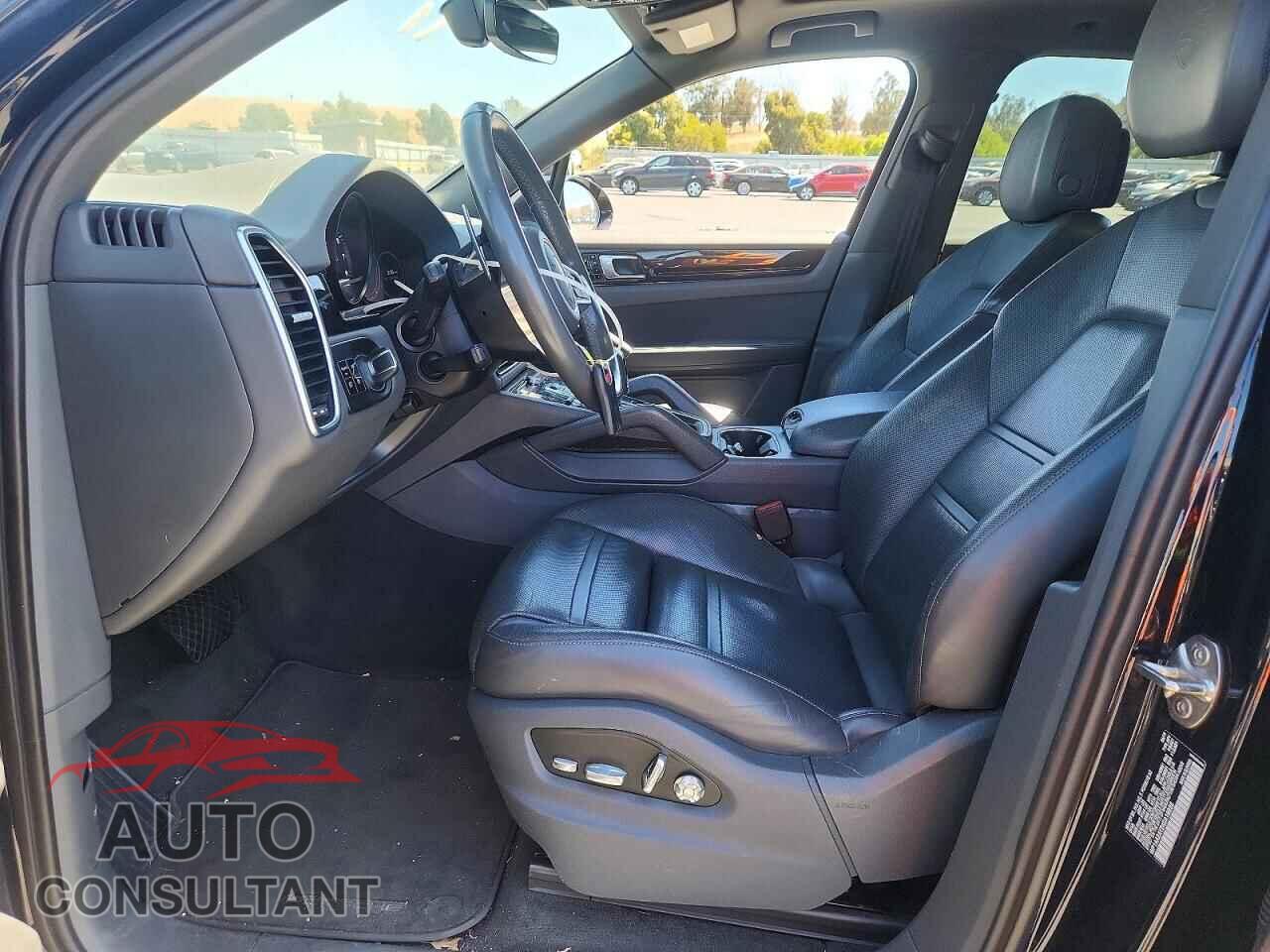 PORSCHE CAYENNE 2019 - WP1AA2AY2KDA18835
