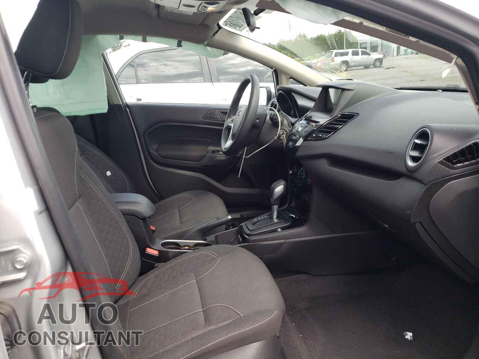 FORD FIESTA 2019 - 3FADP4EJ4KM136577