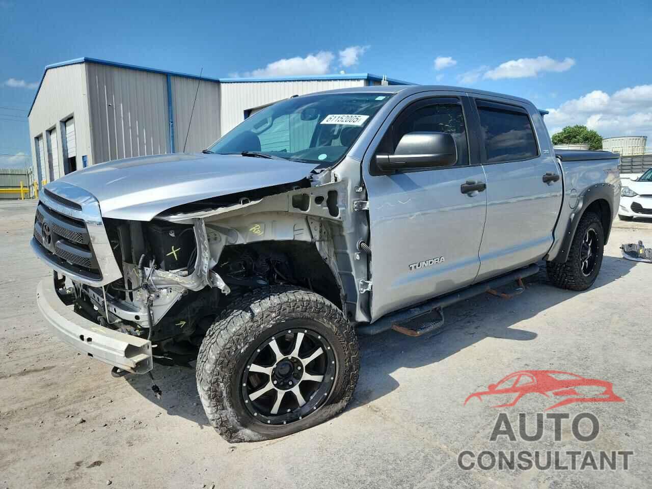 TOYOTA TUNDRA 2011 - 5TFDW5F12BX197891