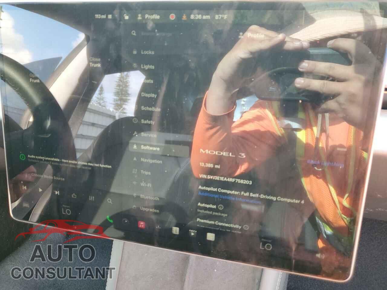 TESLA MODEL 3 2024 - 5YJ3E1EA4RF758203