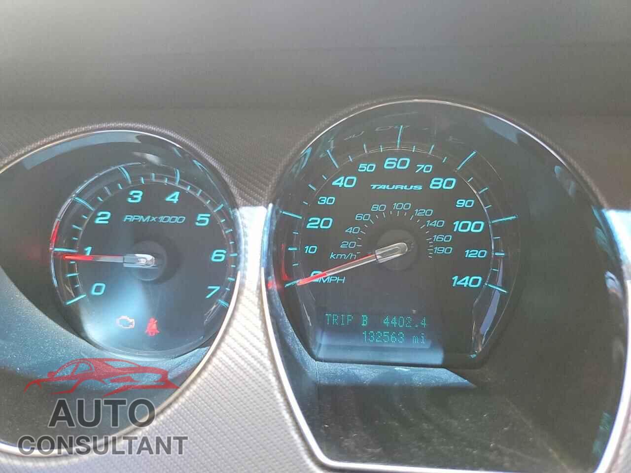 FORD TAURUS 2010 - 1FAHP2KT8AG102632