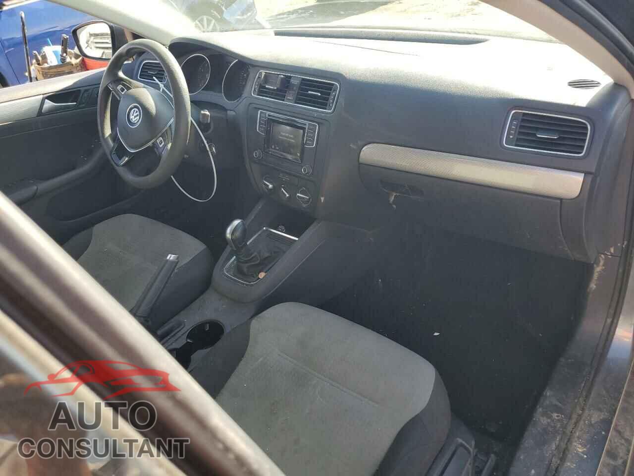 VOLKSWAGEN JETTA 2017 - 3VW2B7AJ5HM357490
