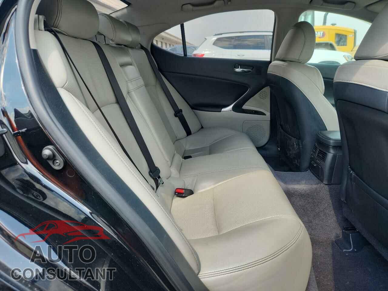 LEXUS IS 2011 - JTHCF5C28B5044712