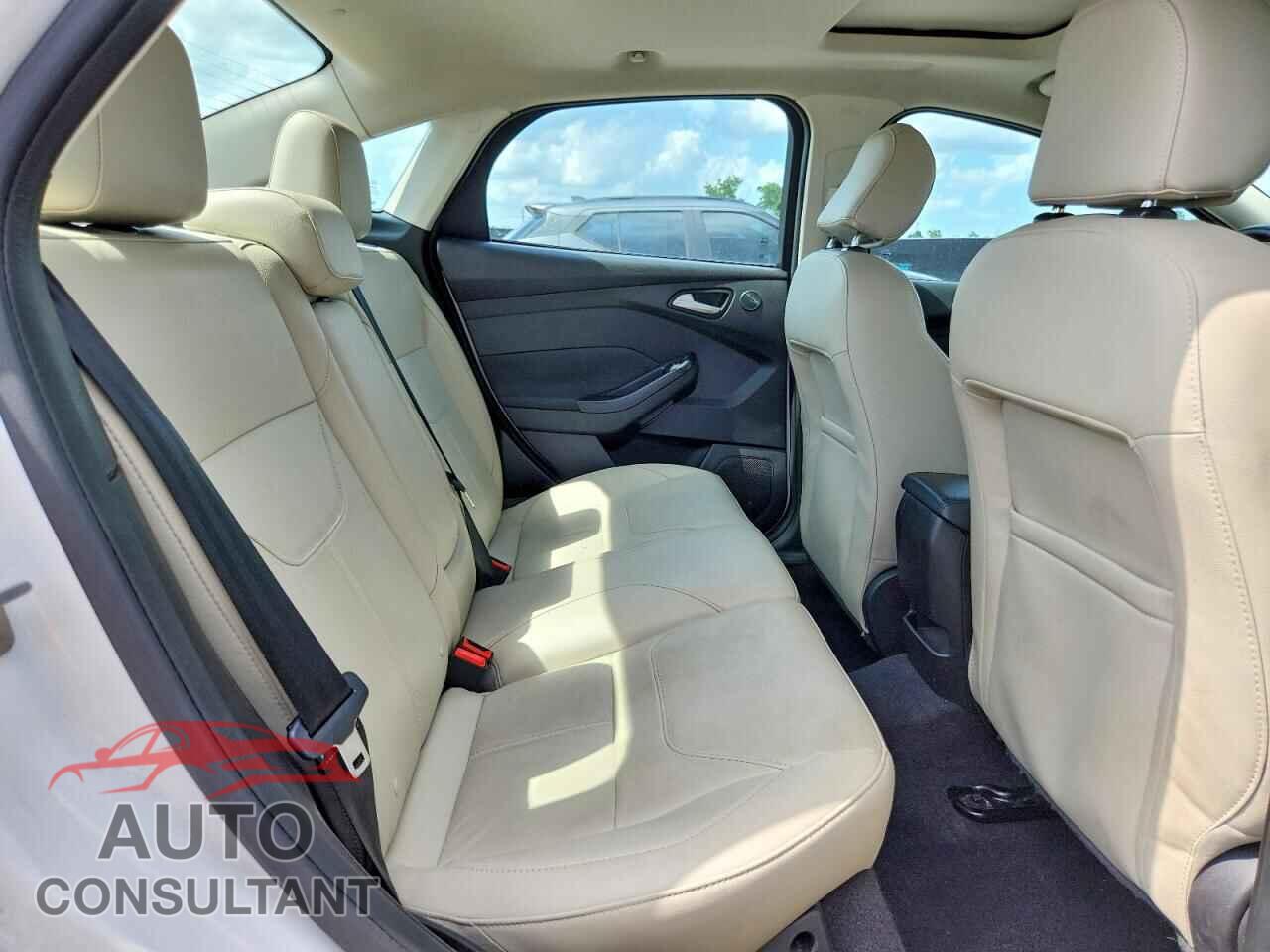 FORD FOCUS 2017 - 1FADP3J27HL269871