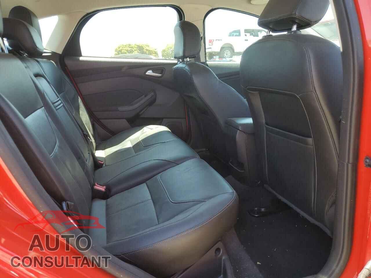 FORD FOCUS 2015 - 1FADP3K22FL302688