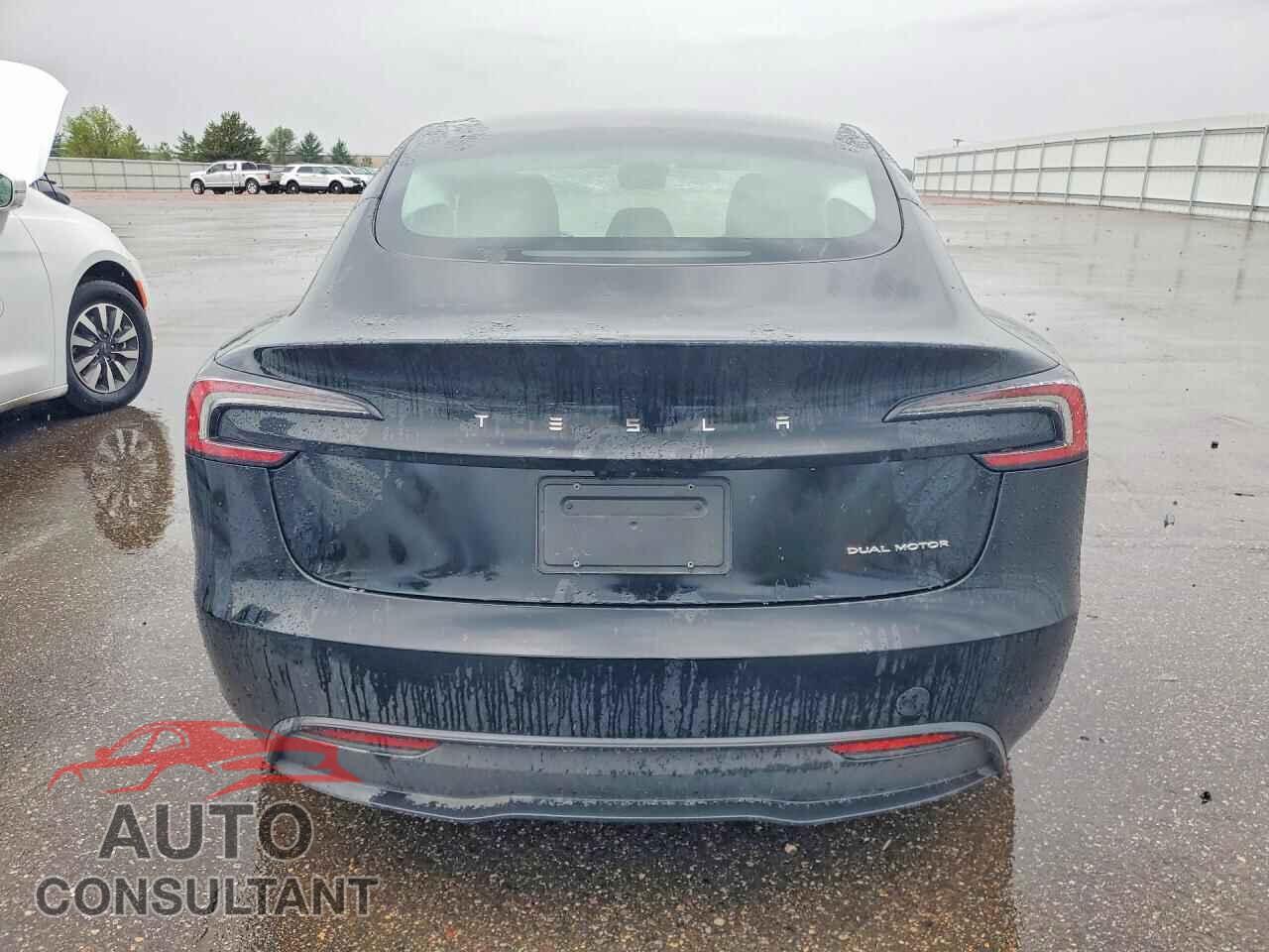 TESLA MODEL 3 2025 - 5YJ3E1EB3SF882252