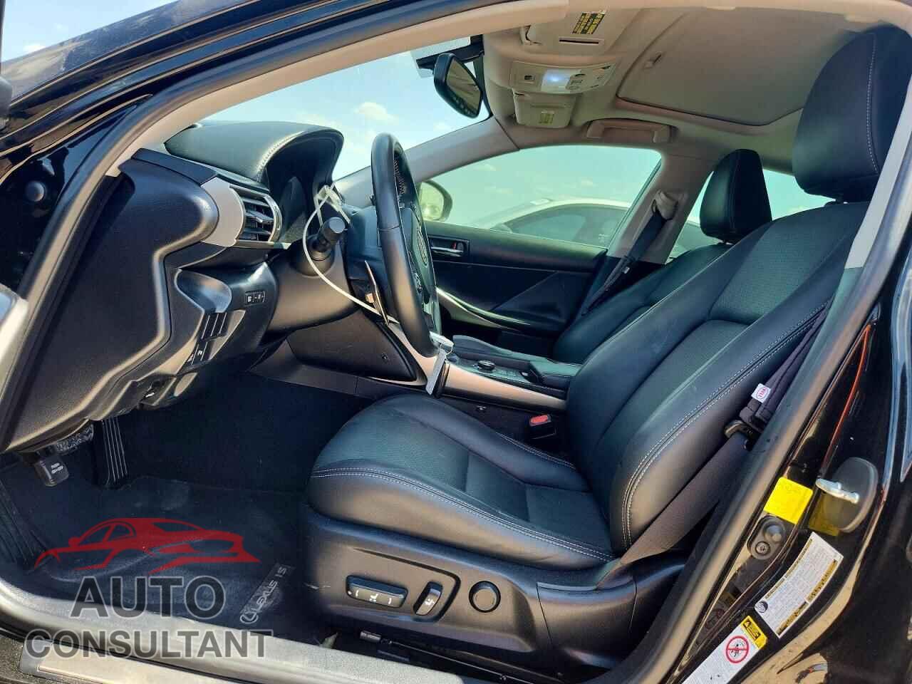 LEXUS IS 2014 - JTHBE1D29E5005136