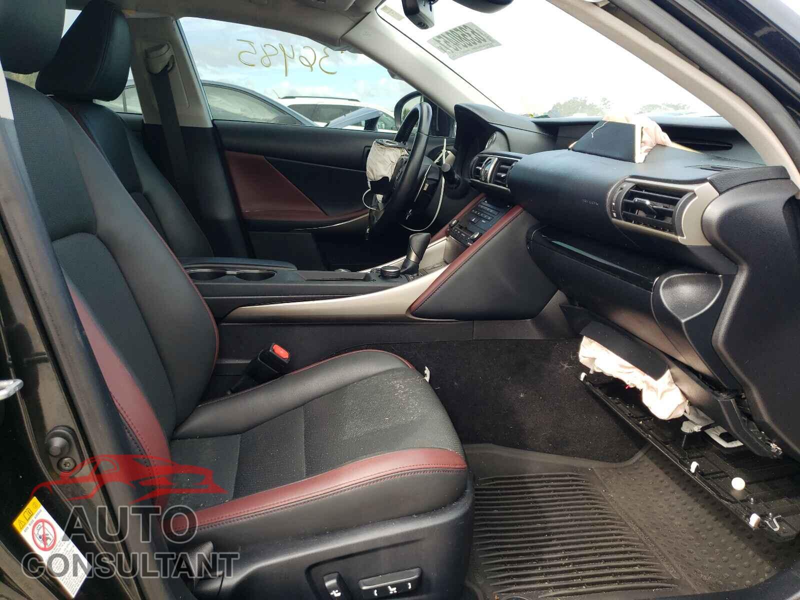 LEXUS IS 2017 - JTHBA1D21H5050913
