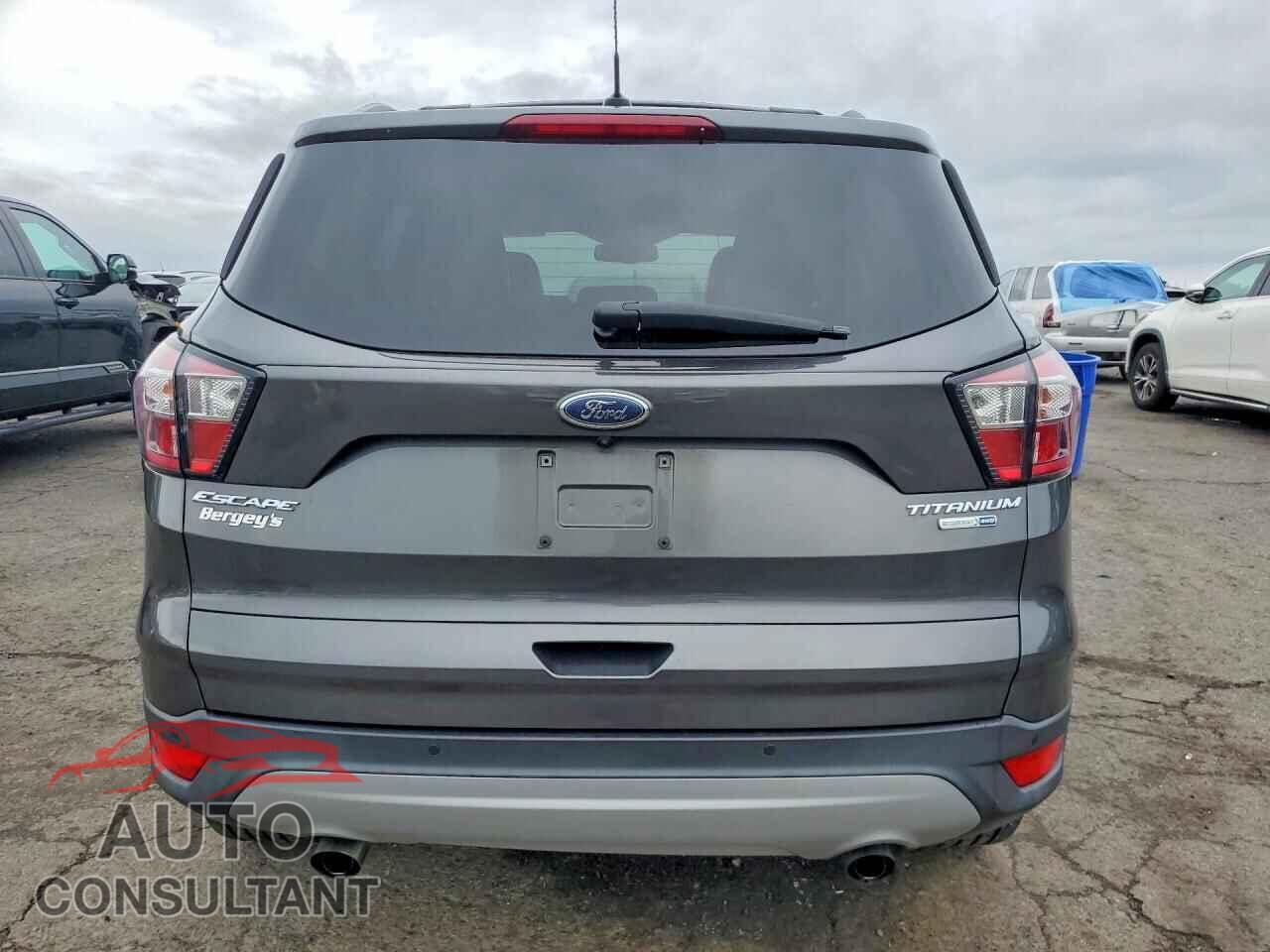 FORD ESCAPE 2017 - 1FMCU9JD7HUE28901