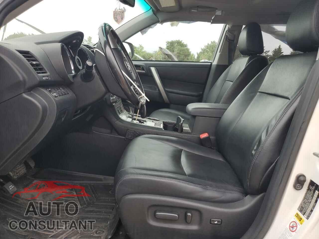 TOYOTA HIGHLANDER 2011 - 5TDBK3EH9BS064346