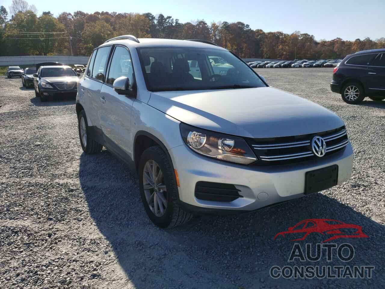 VOLKSWAGEN TIGUAN 2017 - WVGBV7AX0HK047085