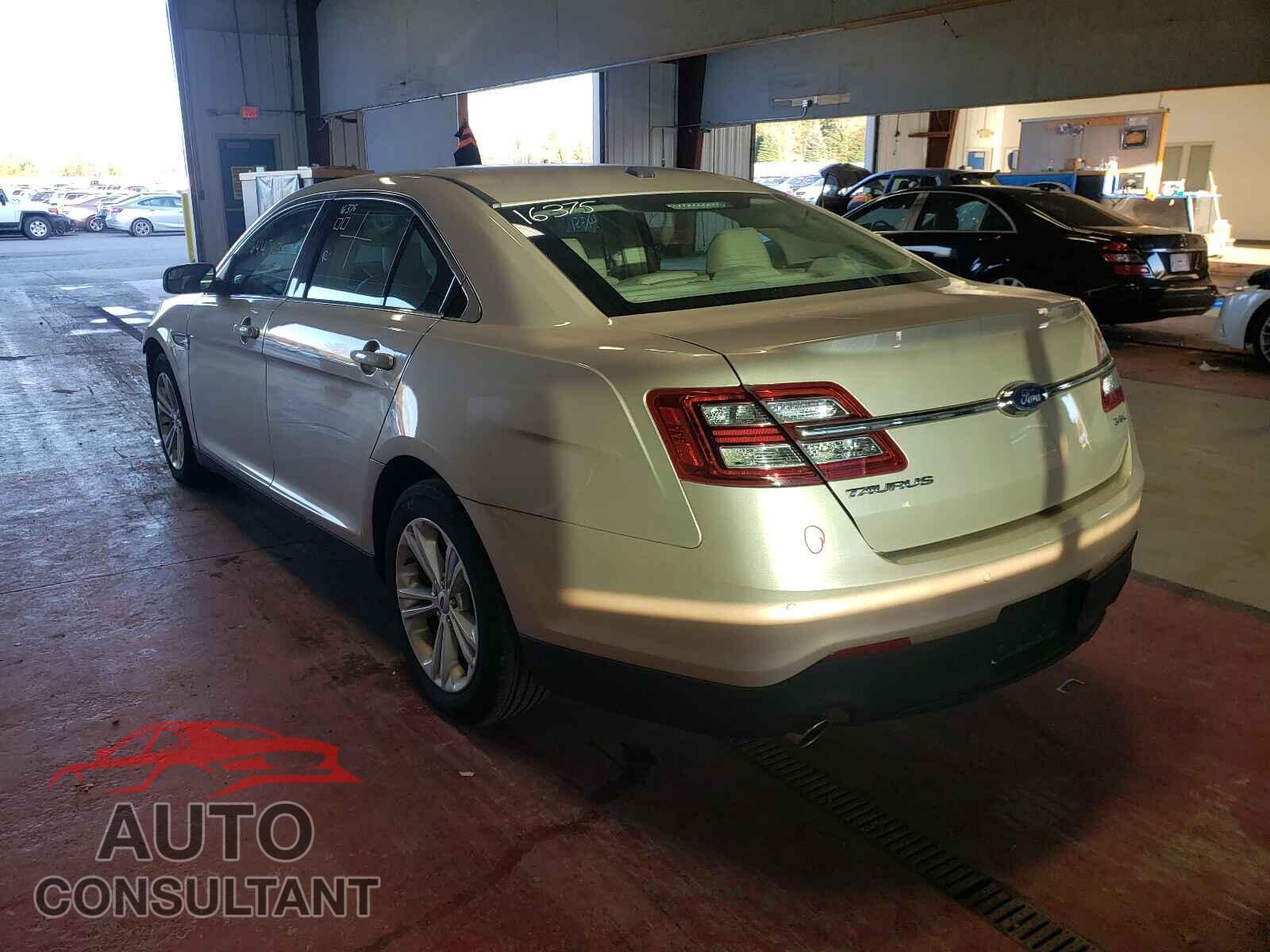 FORD TAURUS 2017 - 1FAHP2E82HG114471
