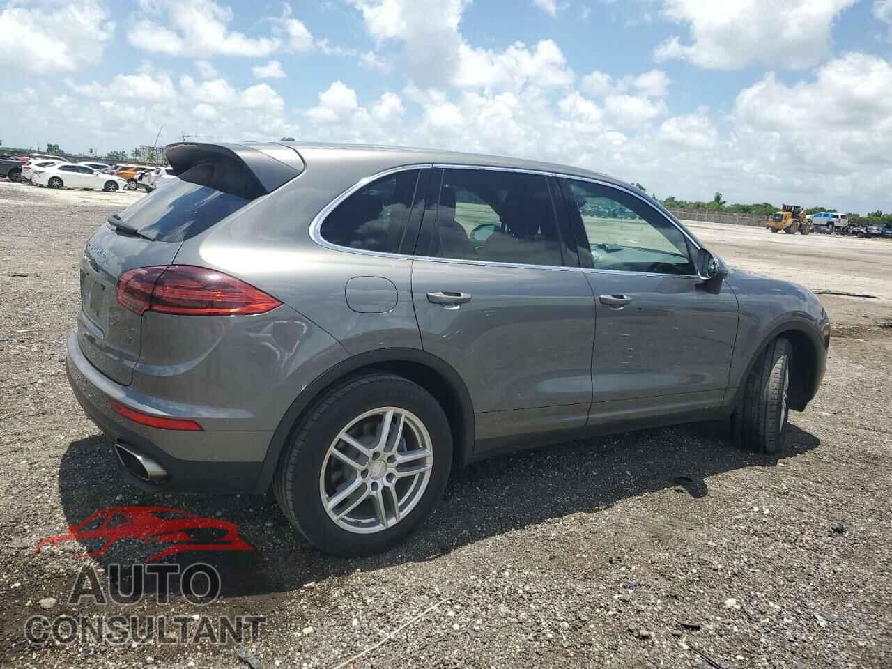 PORSCHE CAYENNE 2018 - WP1AA2A27JKA03978