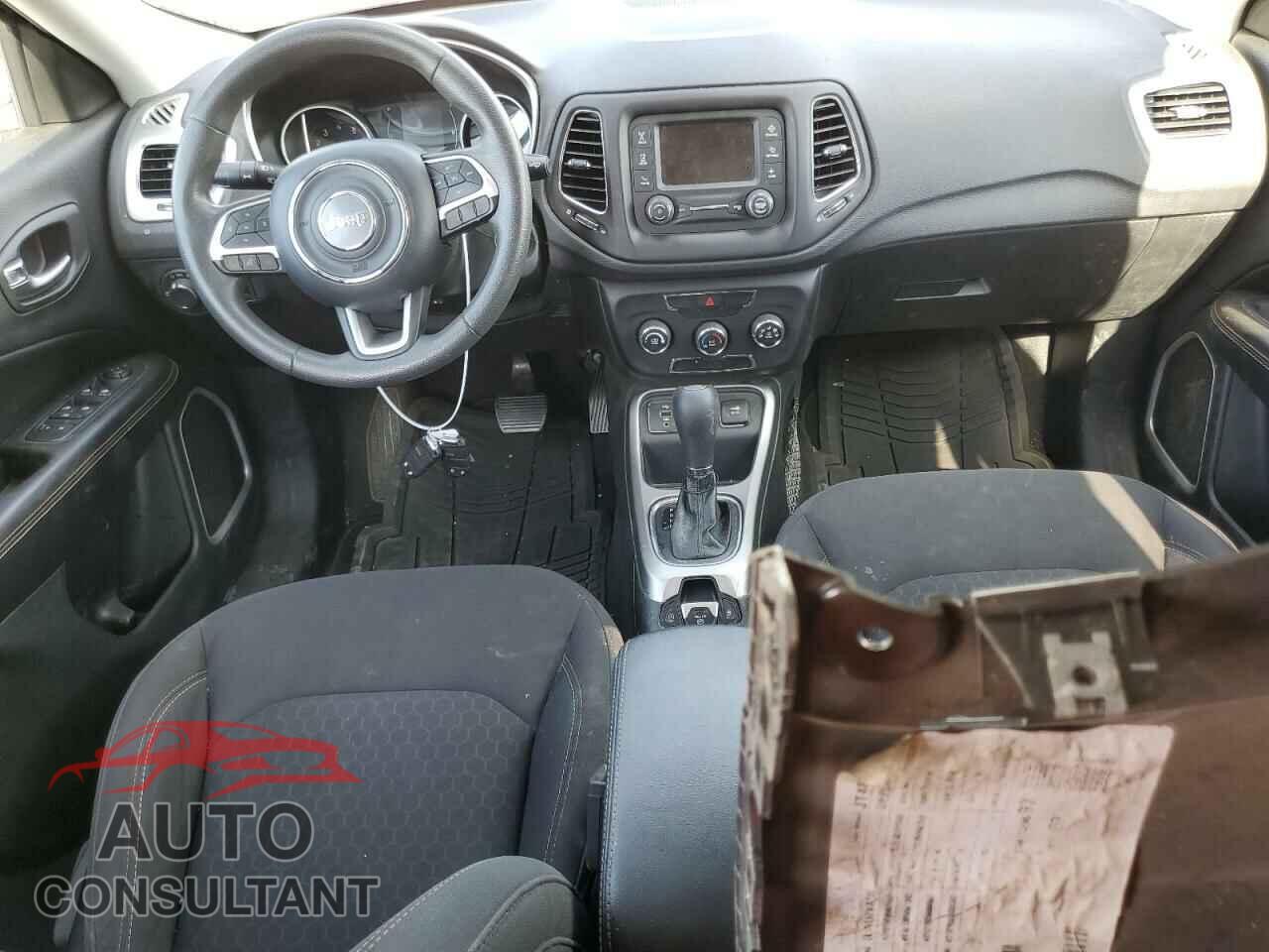 JEEP COMPASS 2018 - 3C4NJCAB3JT487350