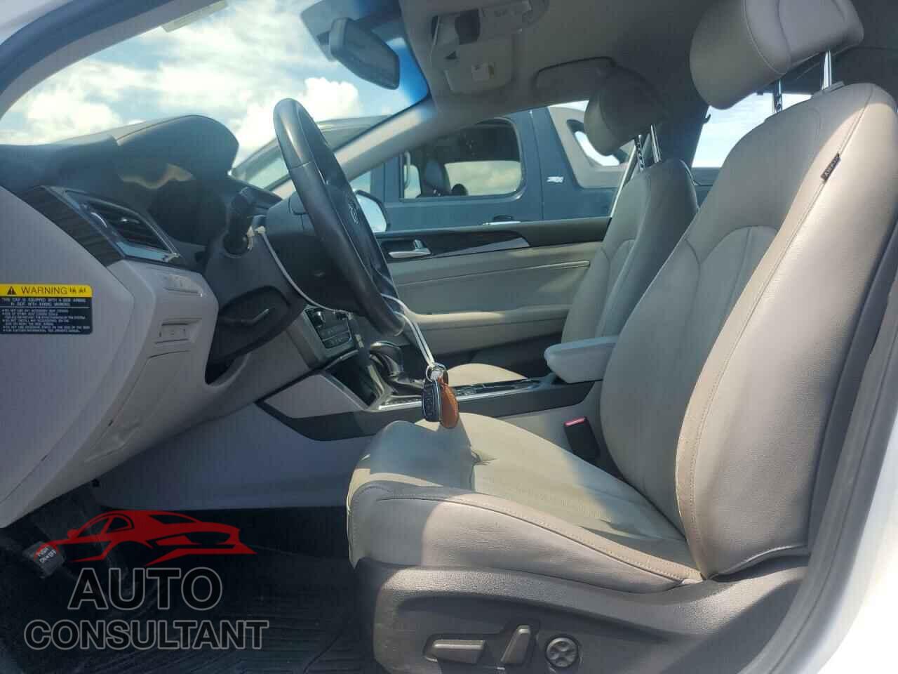 HYUNDAI SONATA 2017 - KMHE34L37HA077119