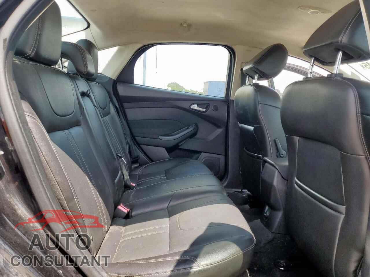 FORD FOCUS 2014 - 1FADP3J28EL137617